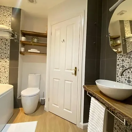 Spacious 2 Bed Flat Ideal For Long Stays Purfleet Exterior photo