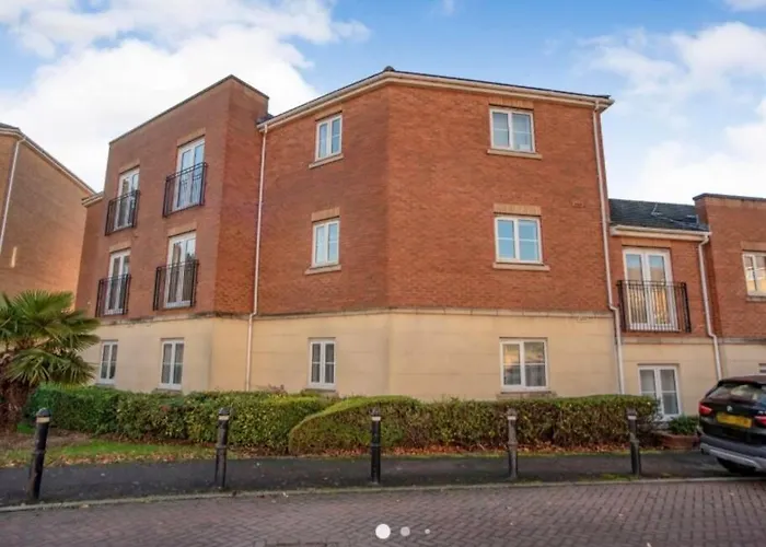 Spacious 2 Bed Flat Ideal For Long Stays