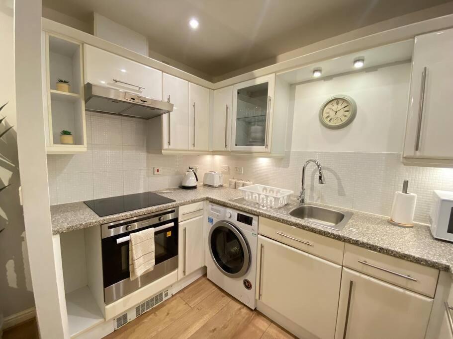 Apartment Spacious 2 Bed Flat Ideal For Long Purfleet